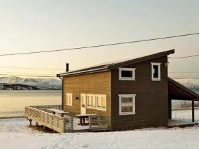 Гостиница 6 person holiday home in Nord Lenangen  Svensby